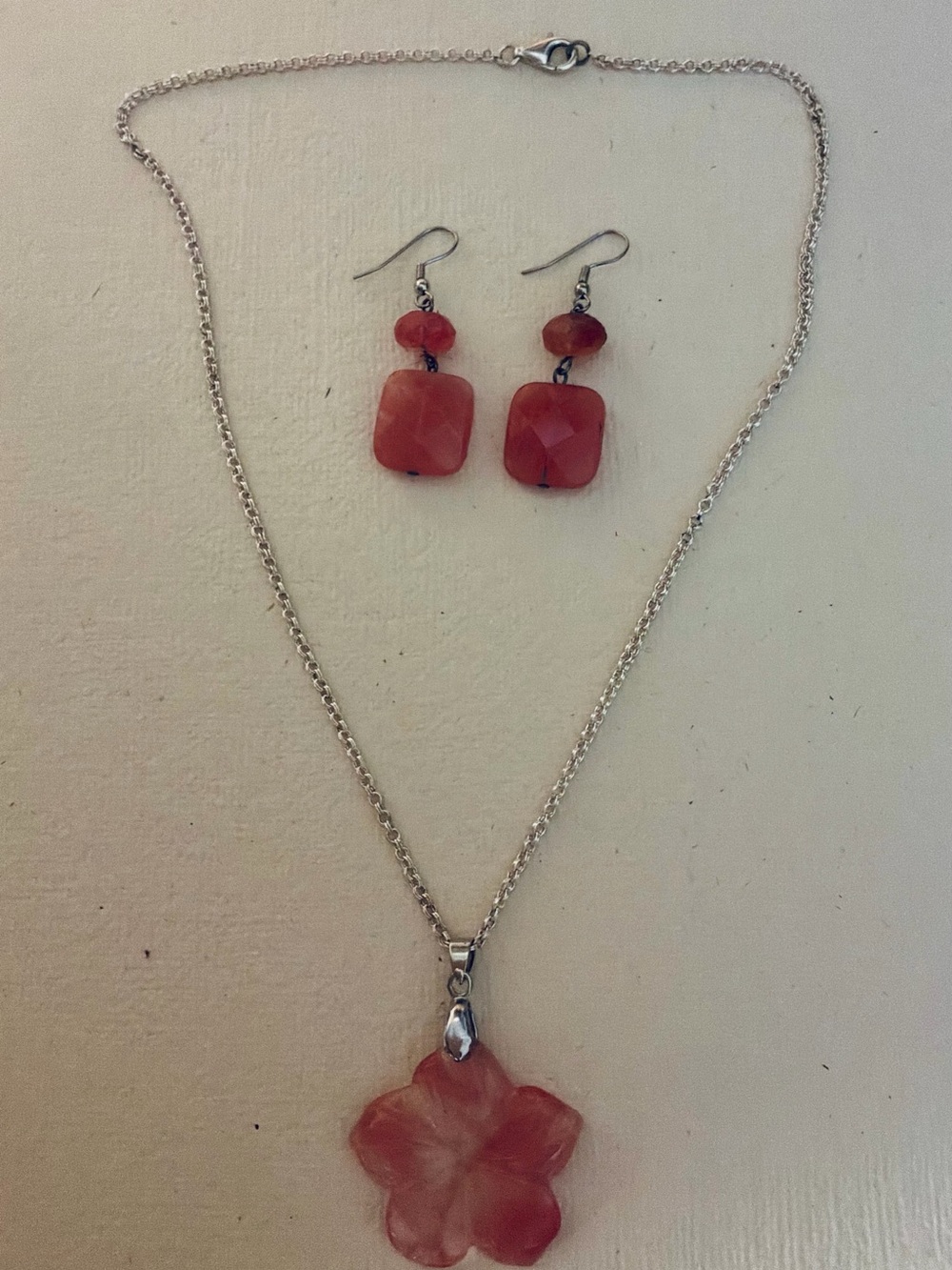 NWOT..Semi precision stone Necklace set